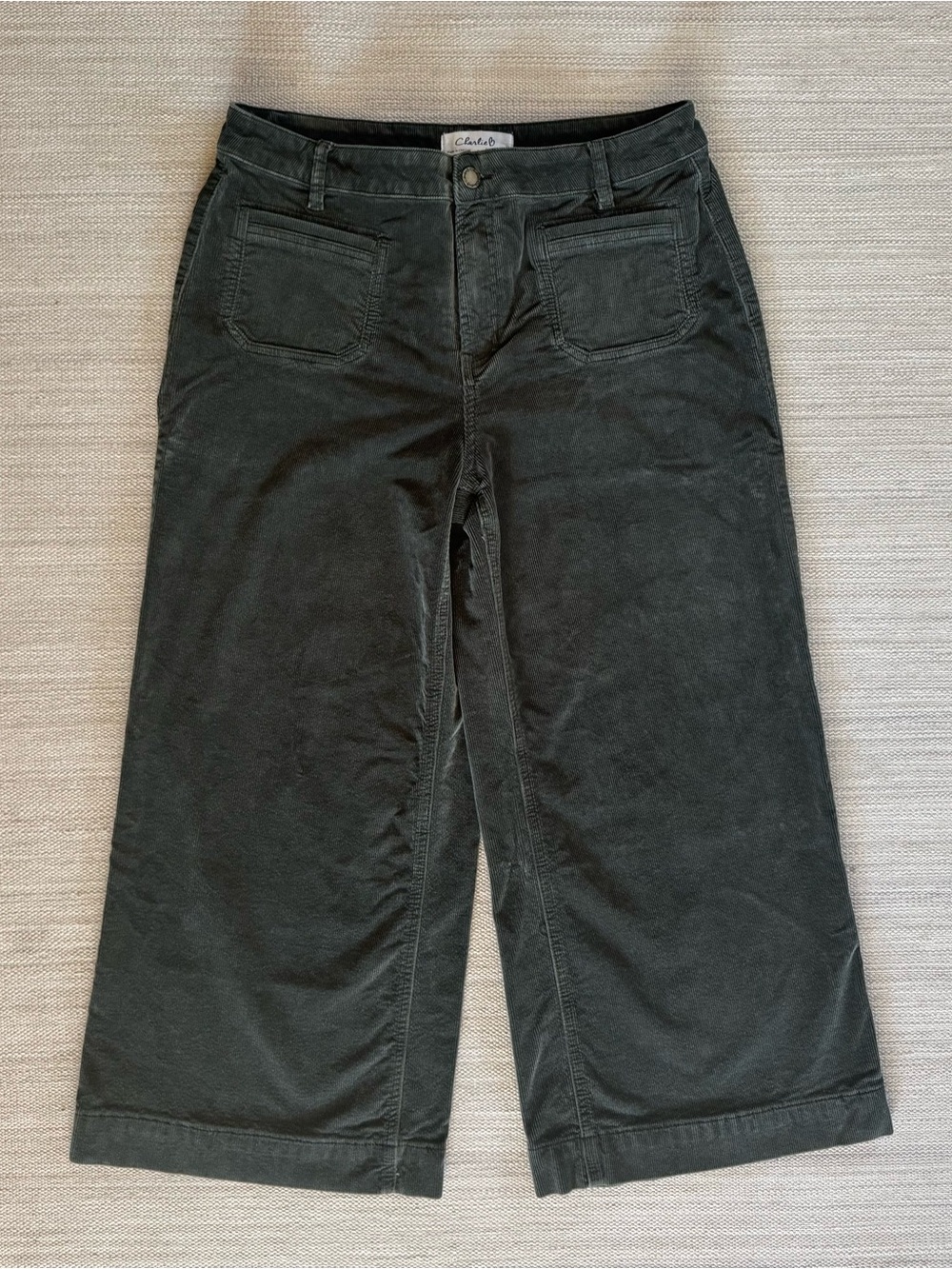 Charlie B wide leg cropped moss green corduroy pants with patch pockets women 14